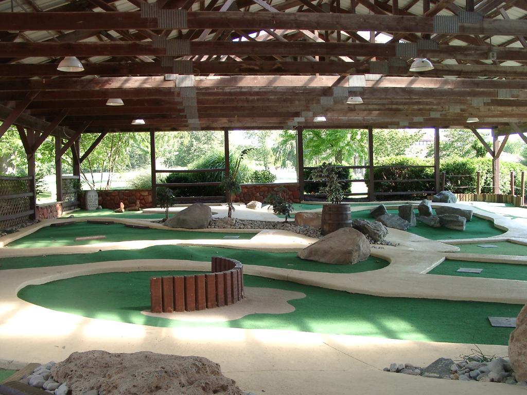 Circle M Camping Resort Screened Park Model 27 Wabank Exterior foto