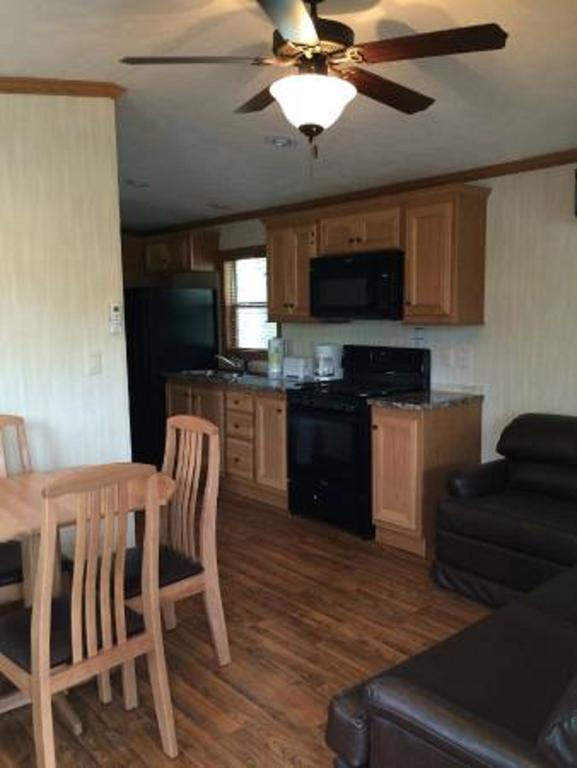 Circle M Camping Resort Screened Park Model 27 Wabank Exterior foto